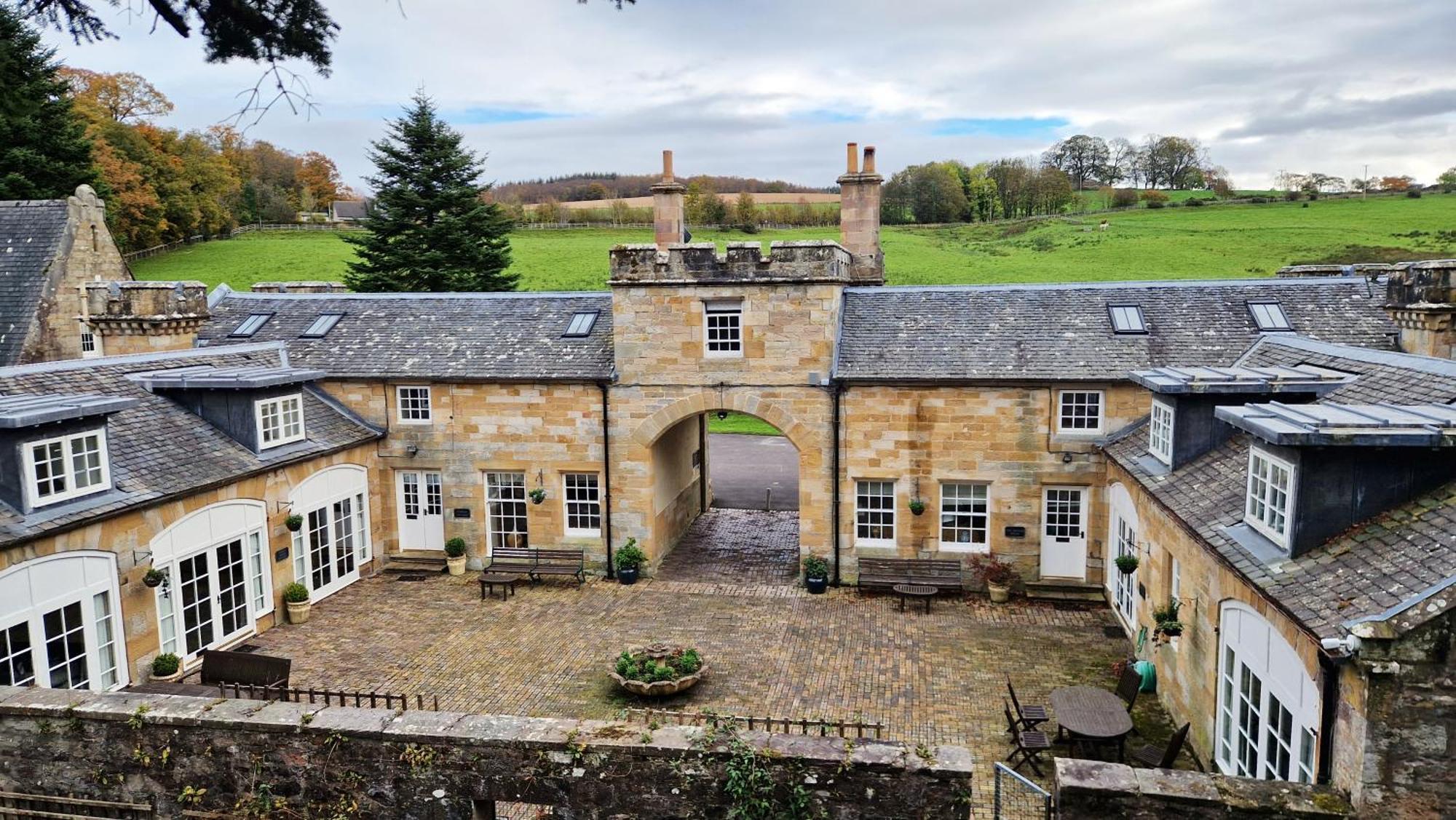 Cloncaird Castle Estate Cottages Maybole Eksteriør billede